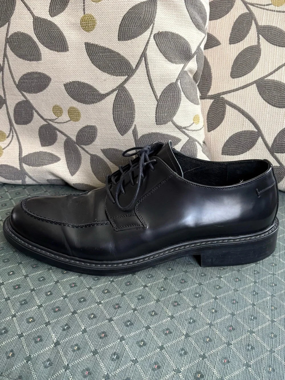 Bostonian Black Leather Lace-Up Oxfords